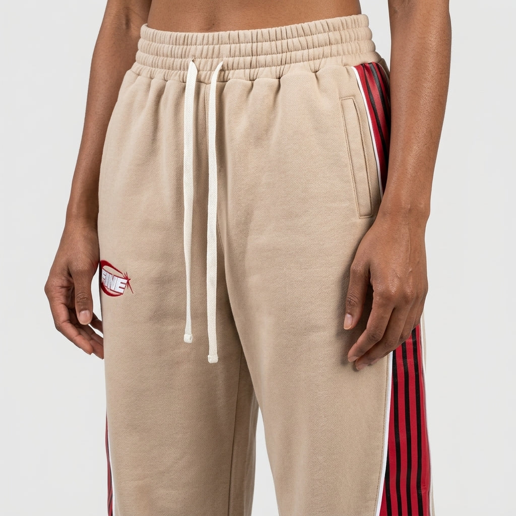 Baggy sweatpants — On Model - Close-up Detail | Generated by Modelize