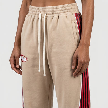Baggy sweatpants — On Model - Close-up Detail | Generated by Modelize